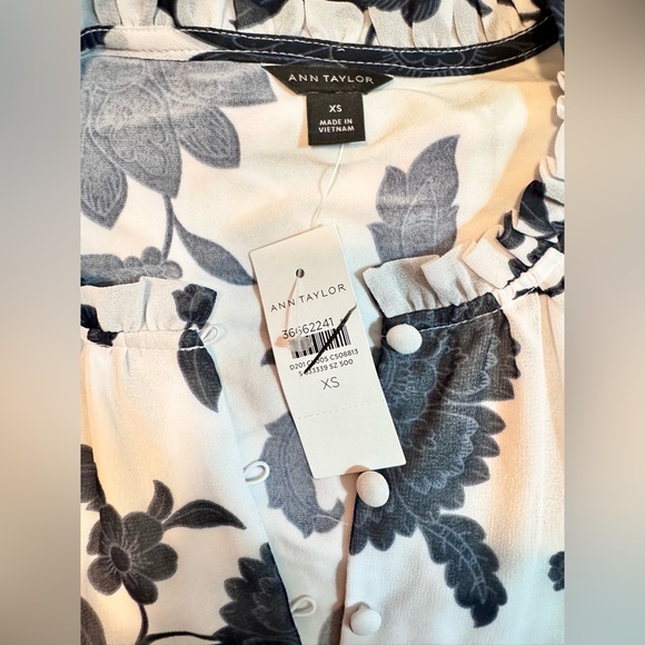 Ann Taylor Floral Mixed Media Ruffle Neck Top - Picture 9 of 10